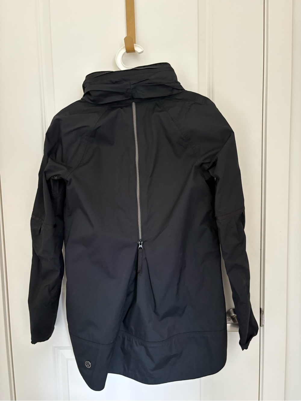 Lululemon Rain Jacket size 6